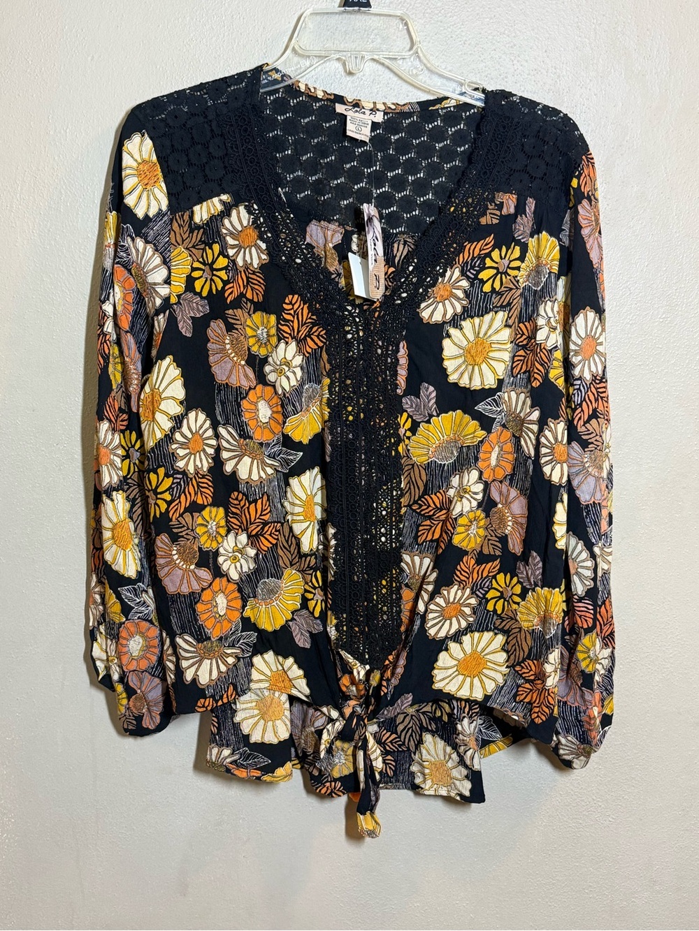 NWT Women’s Lola P New York Black Floral Boho Lace-Trim Tie-Hem Top Sz Lg